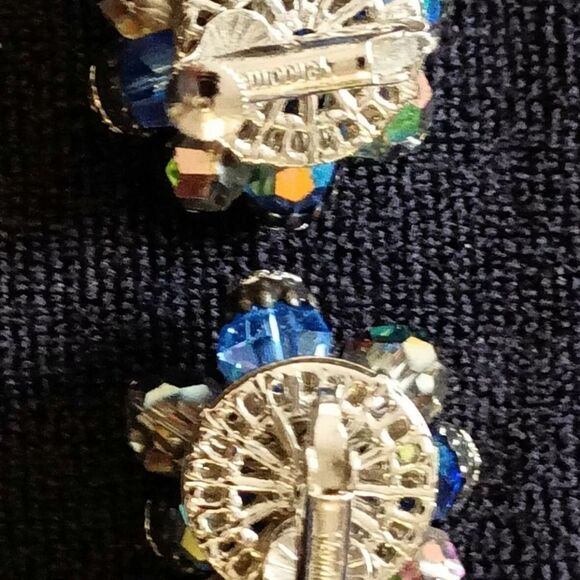 Vintage Vendome Blue and Clear Aurora Borealis Crystal Necklace & Earrings - Picture 5 of 9